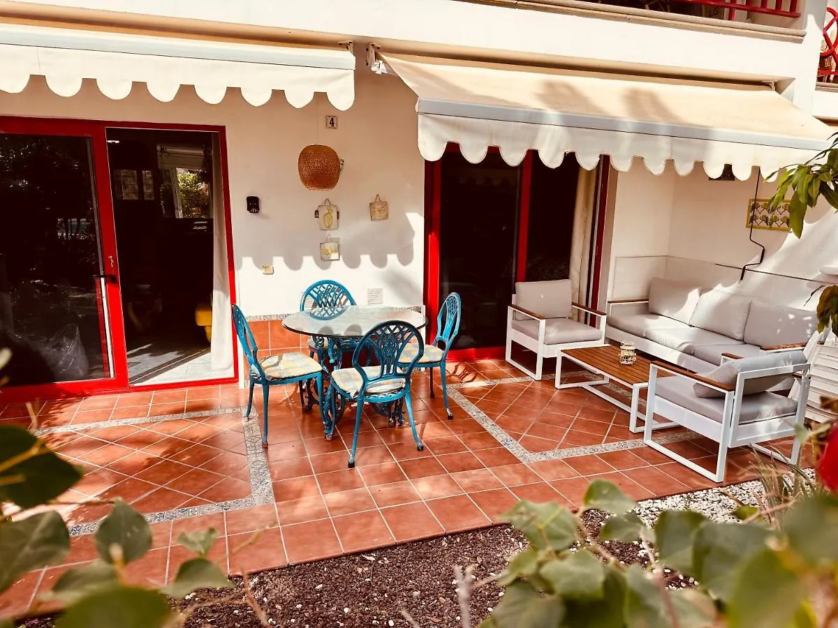 Playa Del Cura - Spacious Beachside Apartment 플라야델쿠라