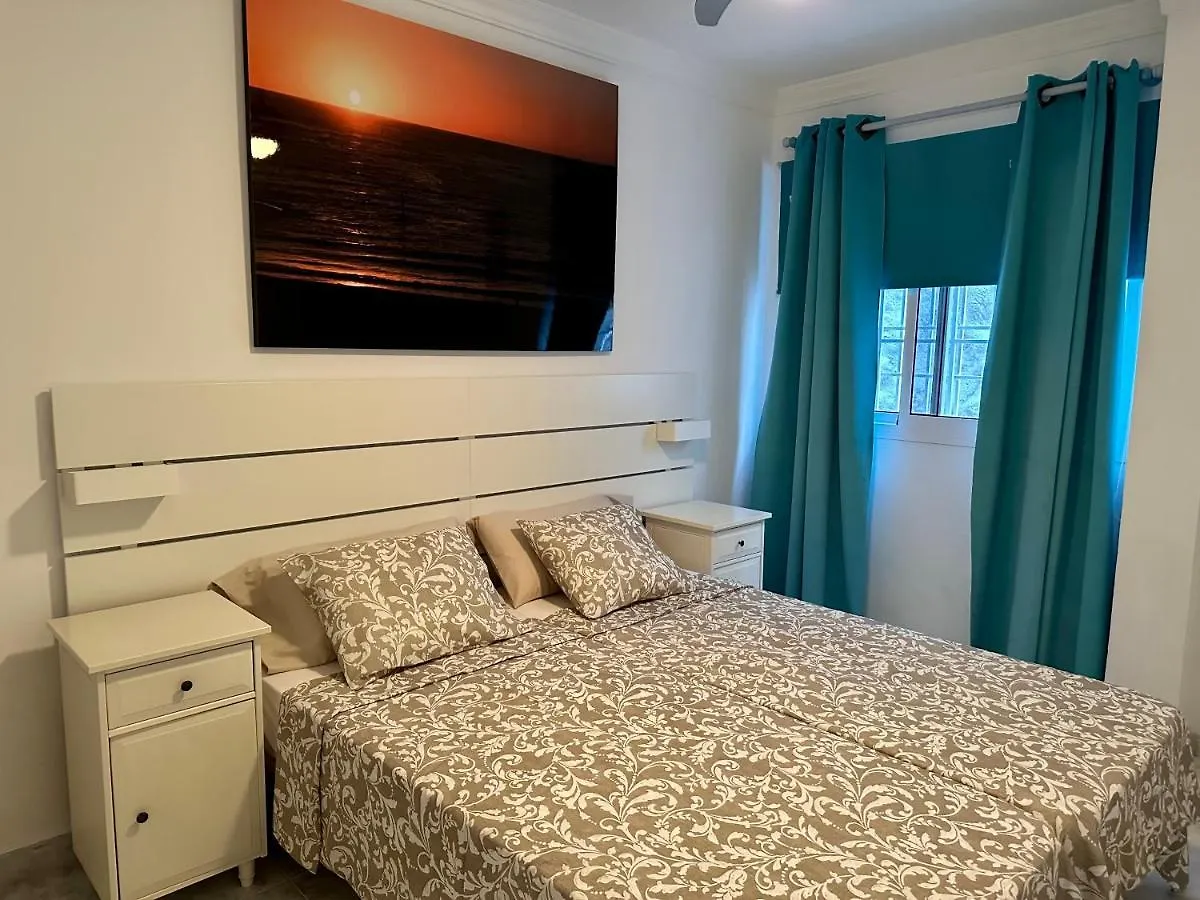 Playa Del Cura - Spacious Beachside Apartment 0*, 플라야델쿠라