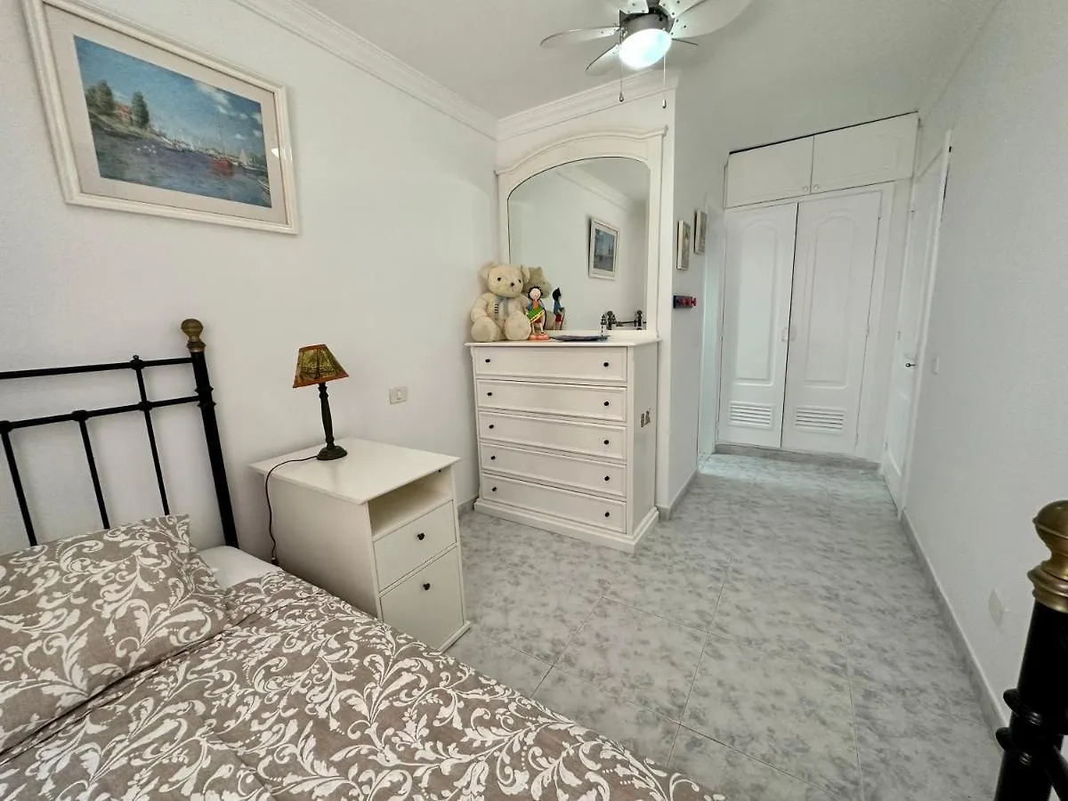 Playa Del Cura - Spacious Beachside Apartment